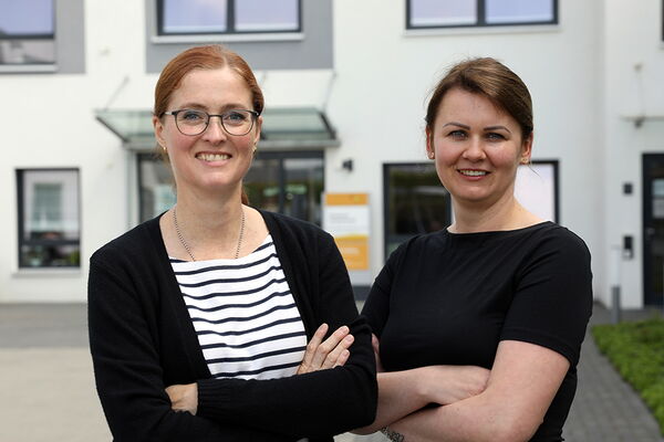 Tanja Manten, Einrichtungsleitung und Agnieszka Honka, Pflegedienstleitung im Altenheim Hardterbroich